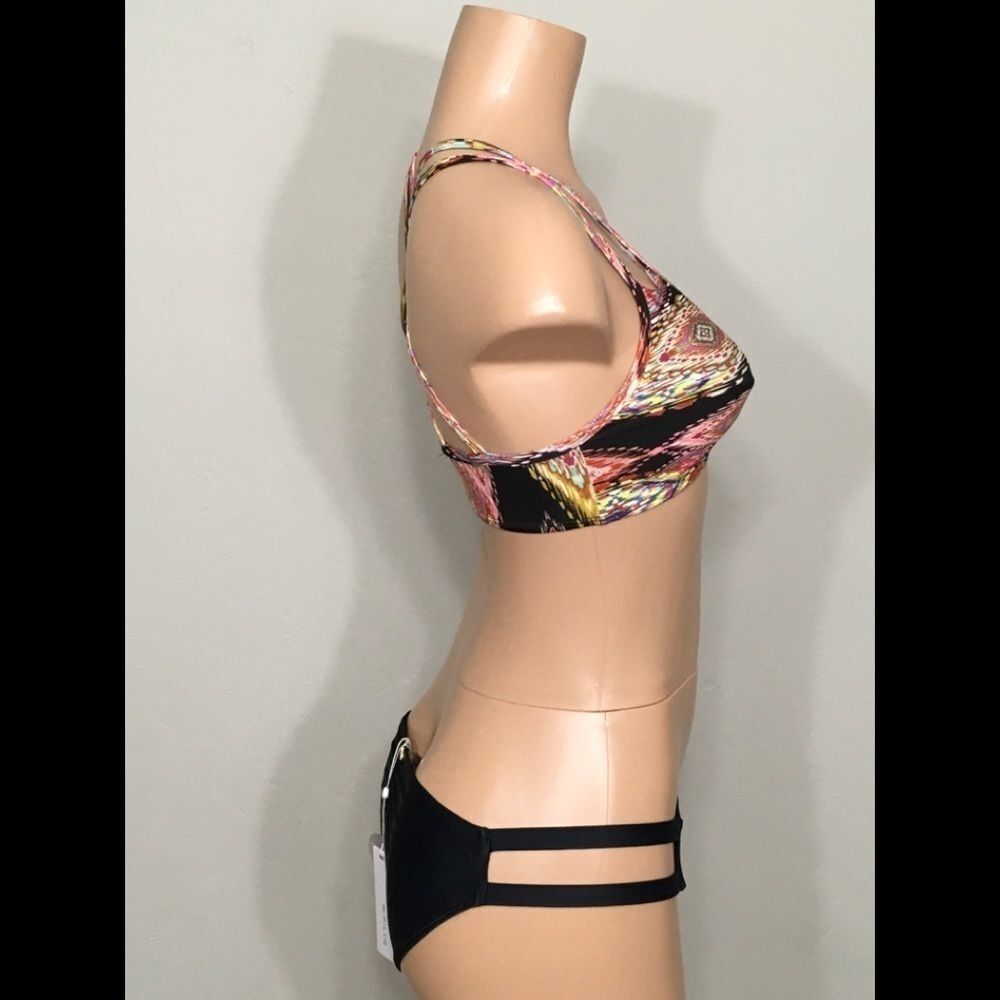 New. PILYQ bikini. L-top/M-bottom. Retails $149 - Picture 2 of 7